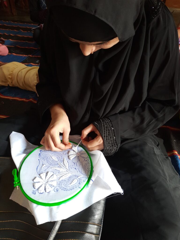 Threads of Empowerment, Aesthetics, and Cultural Identity : Chikankari craft of Lucknow